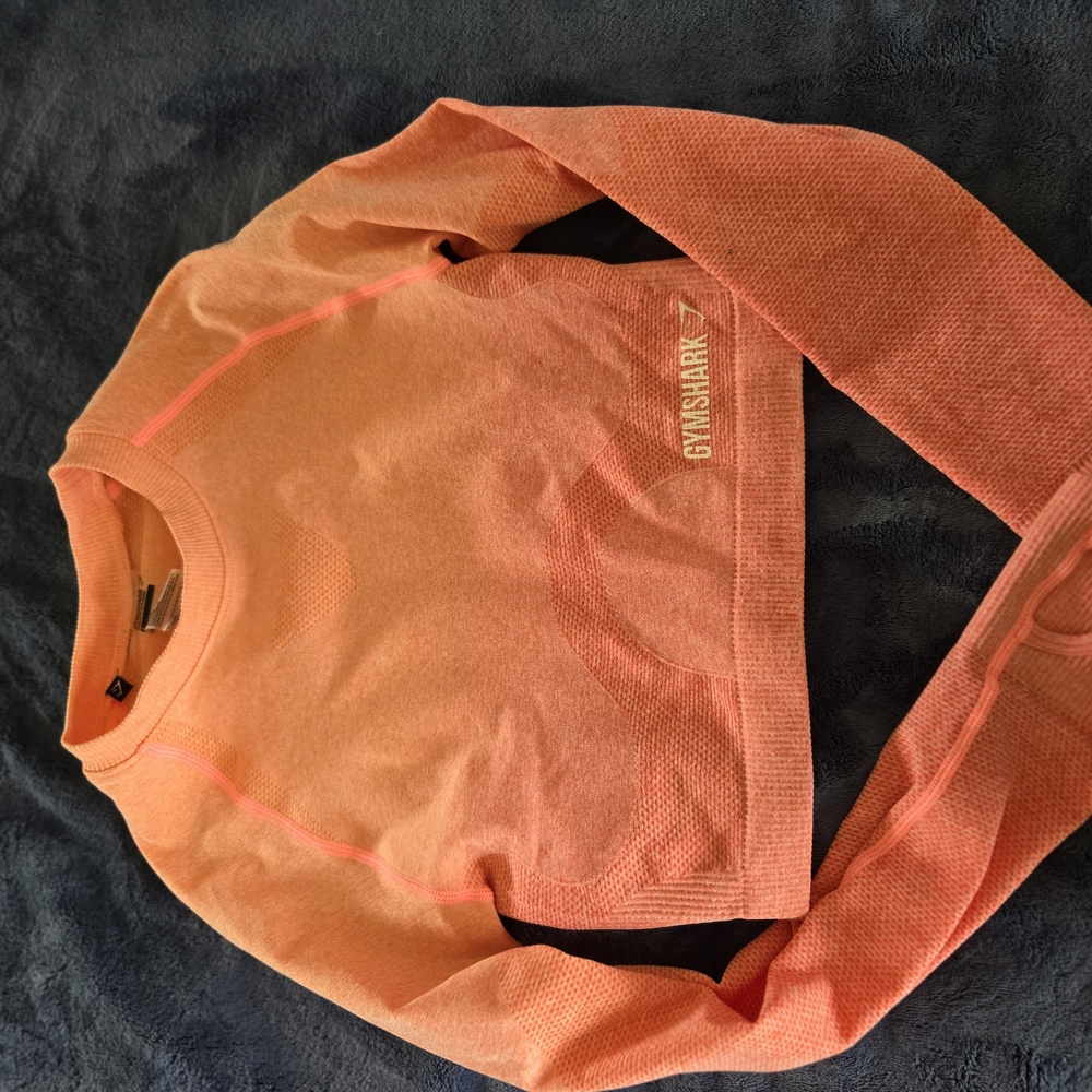 Gymshark Pink Crop Top Sleek and Versatile